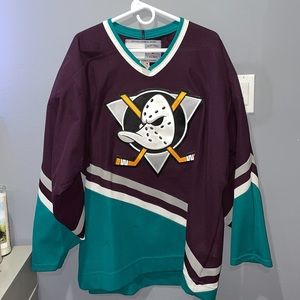 CCM HOCKEY MIGHTY DUCK JERSEY SIZE L